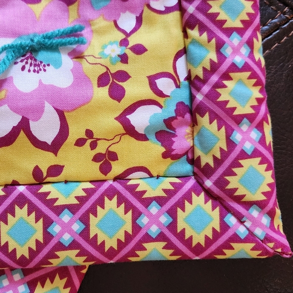 Hand sewn tack and pull style baby blanket - Picture 2 of 2